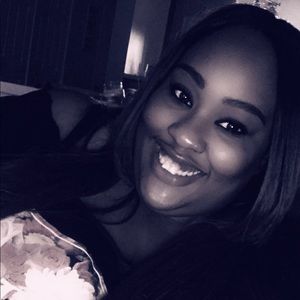 Meet your Posher, Carla